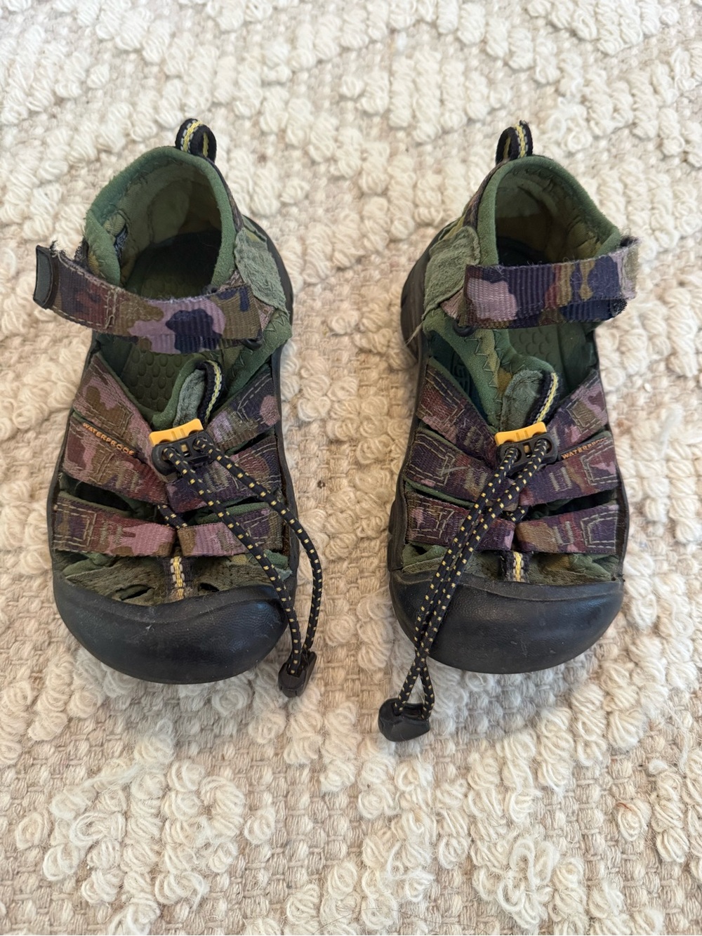 KEEN NEWPORT H2 KIDS WATER SANDALS HIKING SHOES, SIZE 10
